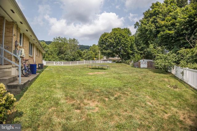 12 BELLE VISTA DR, Marysville, PA 17053