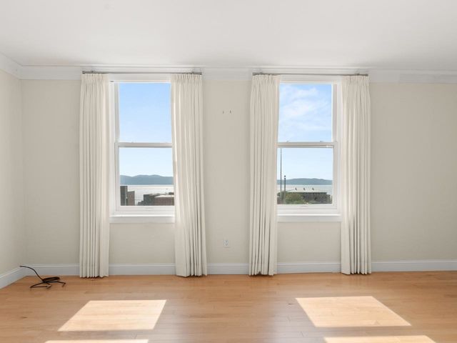 131 Main St Apt 403, Burlington, VT 05401