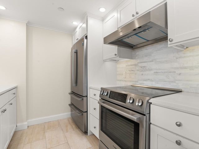 131 Main St Apt 403, Burlington, VT 05401