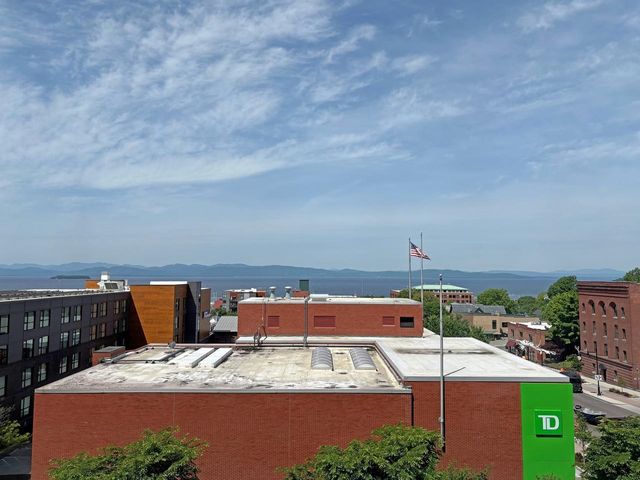 131 Main St Apt 403, Burlington, VT 05401
