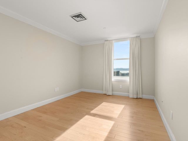 131 Main St Apt 403, Burlington, VT 05401