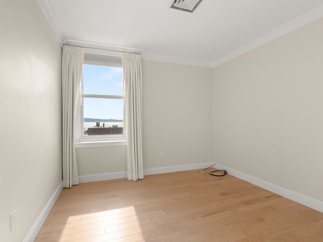 131 Main St Apt 403, Burlington, VT 05401