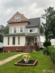 224 W 3rd Avenue, Roselle, NJ 07203