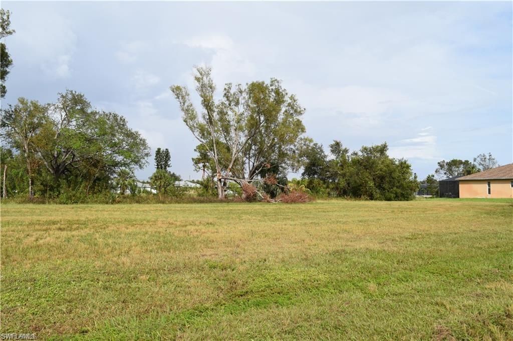 2221 25th TER, CAPE CORAL, FL 33909 — exterior