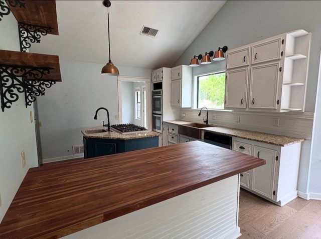 1362 Moody Lane, Glen Rose, TX 76043