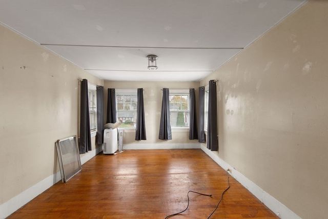 27 Sutton St, Brockton, MA 02301