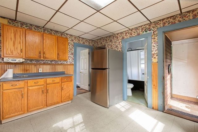 27 Sutton St, Brockton, MA 02301