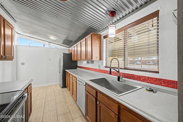 1149 S Lehigh Drive, Tucson, AZ 85710