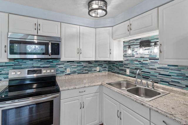 6926 Embers Court, Fort Wayne, IN 46815