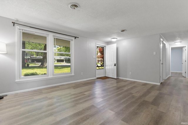 6926 Embers Court, Fort Wayne, IN 46815