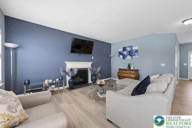 5037 Lilac Drive, North Whitehall Twp, PA 18078