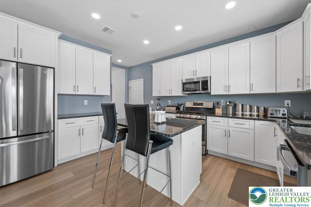 5037 Lilac Drive, North Whitehall Twp, PA 18078