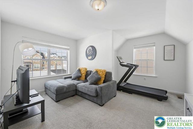 5037 Lilac Drive, North Whitehall Twp, PA 18078