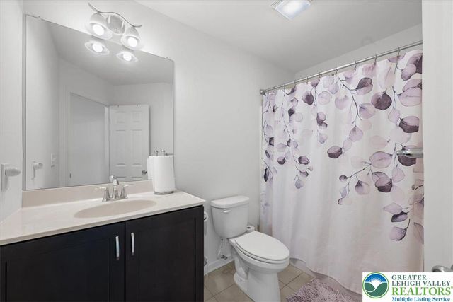 5037 Lilac Drive, North Whitehall Twp, PA 18078