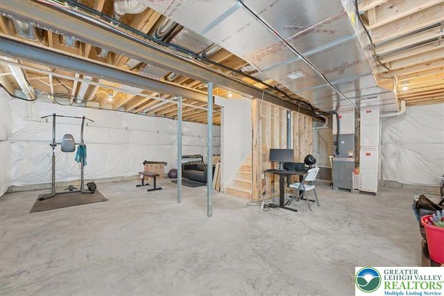 5037 Lilac Drive, North Whitehall Twp, PA 18078