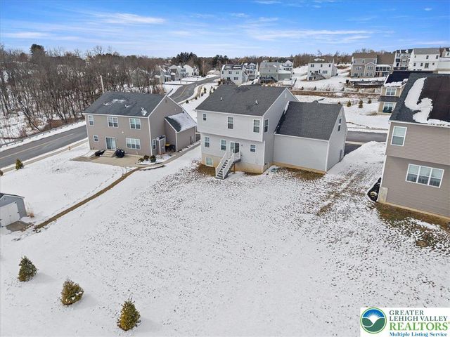 5037 Lilac Drive, North Whitehall Twp, PA 18078