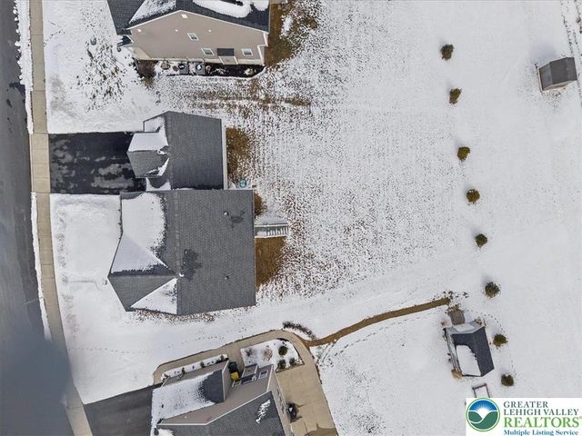 5037 Lilac Drive, North Whitehall Twp, PA 18078