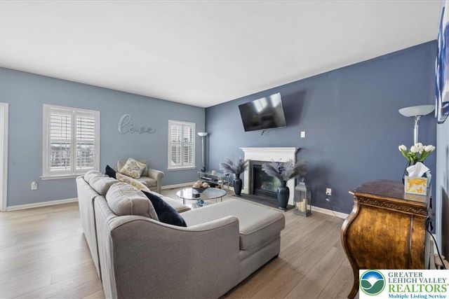 5037 Lilac Drive, North Whitehall Twp, PA 18078