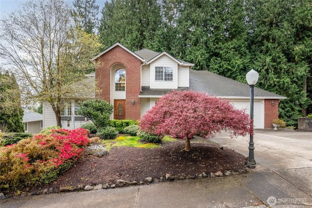 239 W St. James, Longview, WA 98632