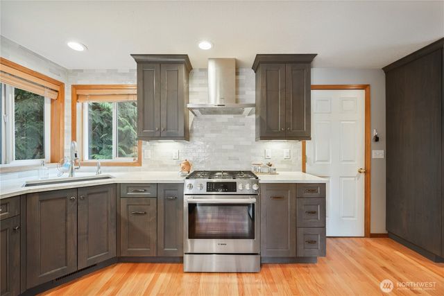 239 W St. James, Longview, WA 98632