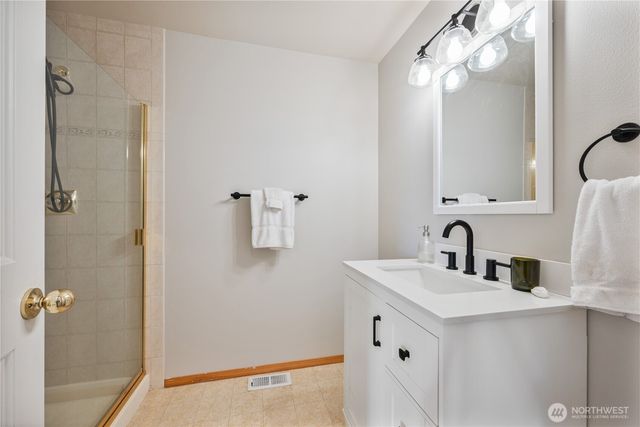 239 W St. James, Longview, WA 98632