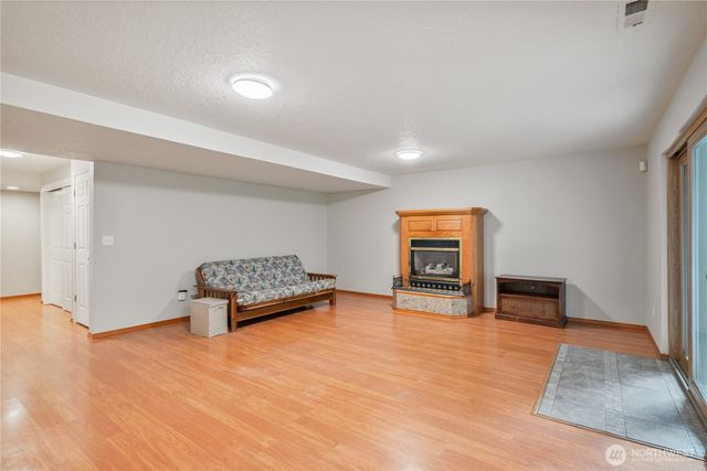 239 W St. James, Longview, WA 98632