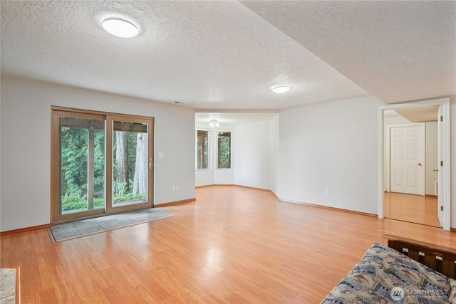 239 W St. James, Longview, WA 98632