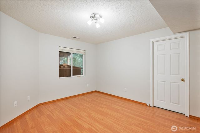 239 W St. James, Longview, WA 98632