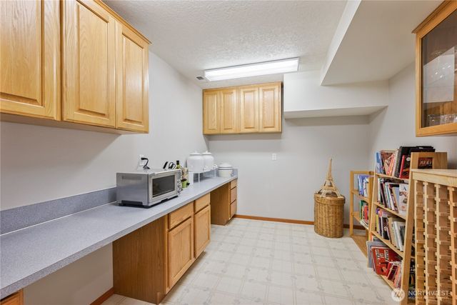 239 W St. James, Longview, WA 98632