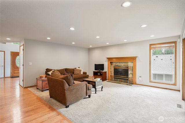 239 W St. James, Longview, WA 98632