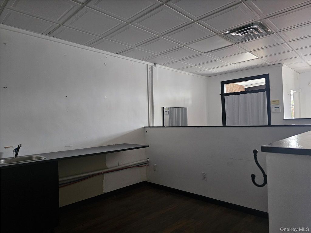 698-706 Main Street, Farmingdale, NY 11735 — photo 5