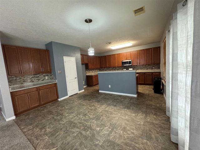 19419 Remington Bend Drive, Houston, TX 77073