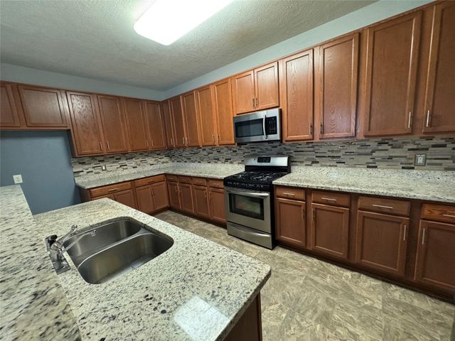 19419 Remington Bend Drive, Houston, TX 77073