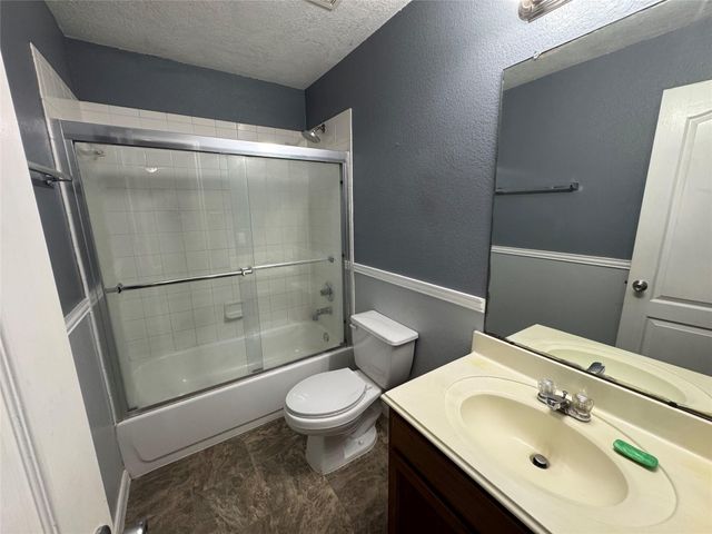 19419 Remington Bend Drive, Houston, TX 77073