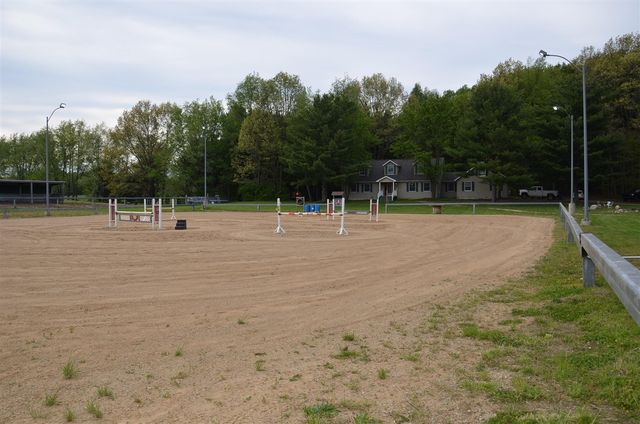 11475 Gorsline Road, Battle Creek, MI 49014