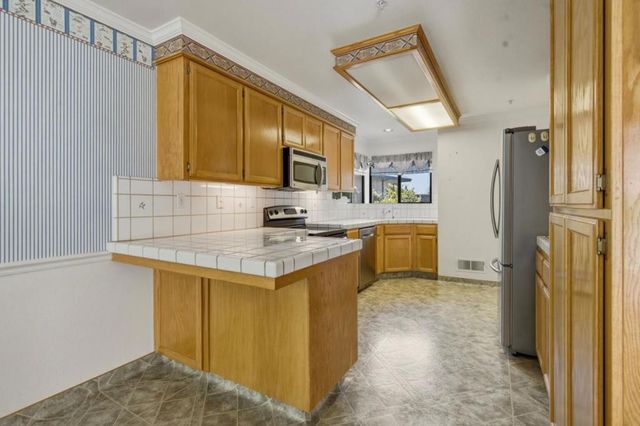 730 Nacional Court, Salinas, CA 93901