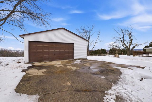 170 S High Street, Mayville, WI 53050