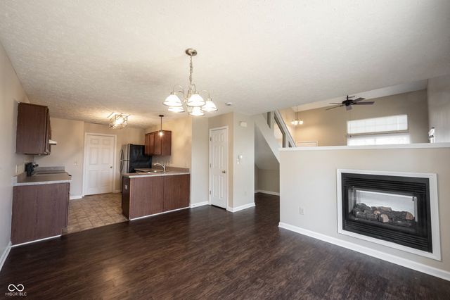 2781 Grand Fir, Greenwood, IN 46143