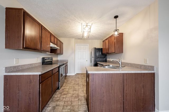 2781 Grand Fir, Greenwood, IN 46143