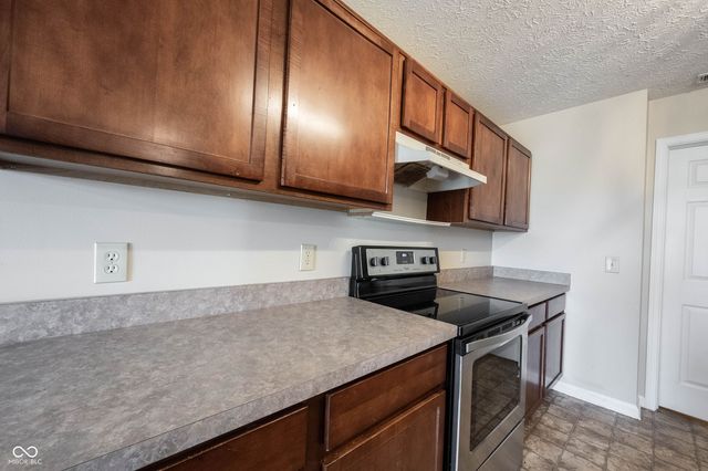2781 Grand Fir, Greenwood, IN 46143