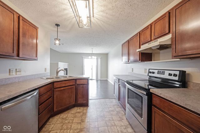 2781 Grand Fir, Greenwood, IN 46143