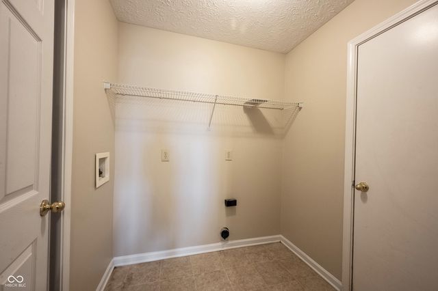 2781 Grand Fir, Greenwood, IN 46143