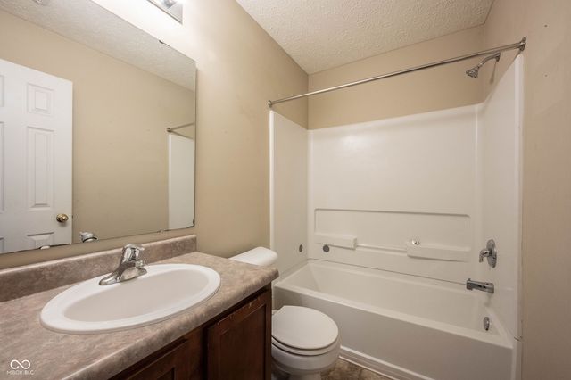 2781 Grand Fir, Greenwood, IN 46143