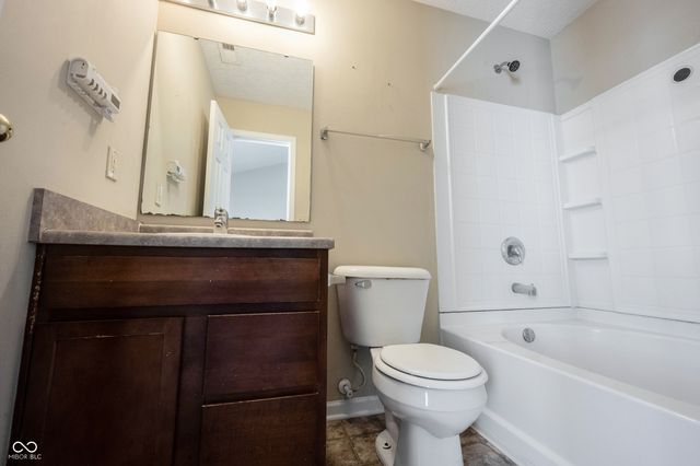 2781 Grand Fir, Greenwood, IN 46143