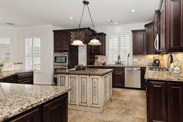 67 N Old Cedar Circle, The Woodlands, TX 77382