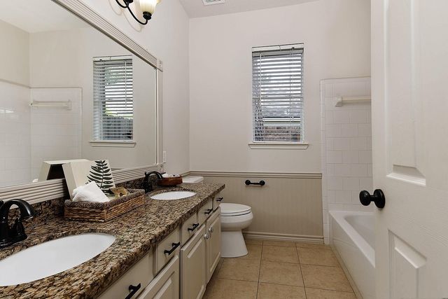 67 N Old Cedar Circle, The Woodlands, TX 77382