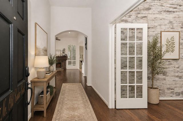 67 N Old Cedar Circle, The Woodlands, TX 77382