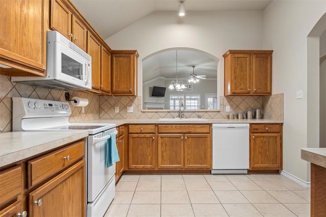 2549 Massey Lane, Robinson, TX 76706