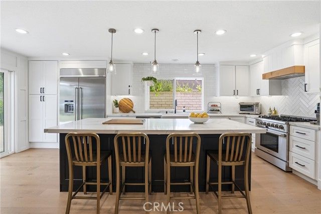 20082 Gothic Circle, Huntington Beach, CA 92646