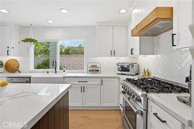 20082 Gothic Circle, Huntington Beach, CA 92646